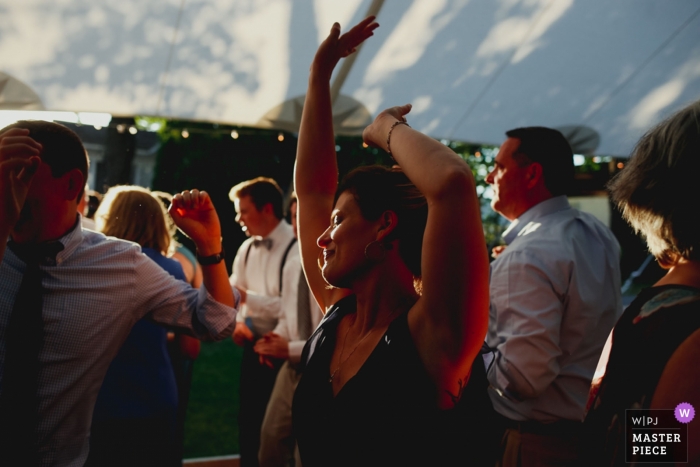 Foto von: <a href="https://www.wpja.com/contests/2018-v16/best-wedding-photographers/2327981"> Sarah Priestap - Tunbridge Vermont </a> Sarah Priestap aus Vermont ist eine Hochzeitsfotografin für Vergennes, Vermont