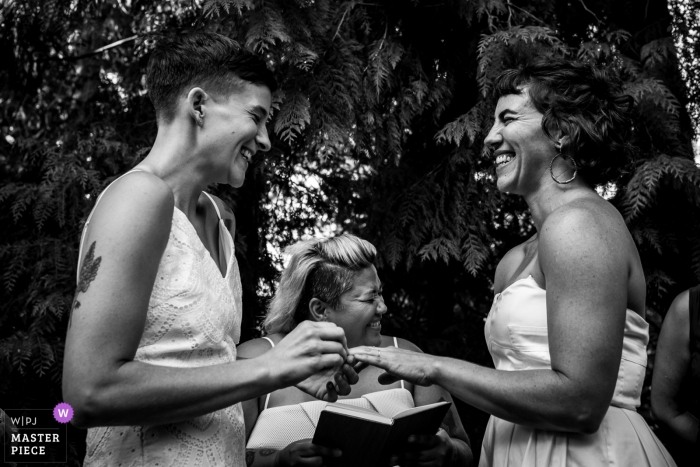 Photo by: <a href="https://www.wpja.com/contests/2018-v18/best-wedding-photographers/2361386">Bobbi Barbarich - Nelson British Columbia</a> Nelson bc wedding photographer | nearly drops the ring during Castlegar BC outdoor wedding ceremony