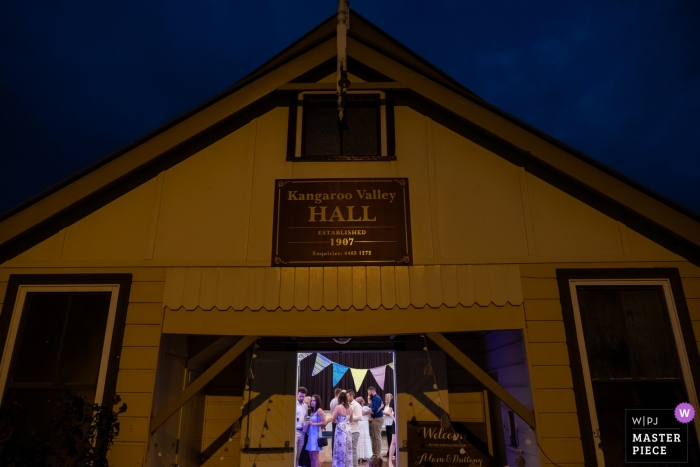 Photo: <a href="https://www.wpja.com/contests/2019-v01/best-wedding-photographers/2430401"> Dean Dampney - Lac Tabourie Nouvelle-Galles du Sud </a> Photo de mariage de NSW Australie des célébrations au Kangaroo Valley Hall