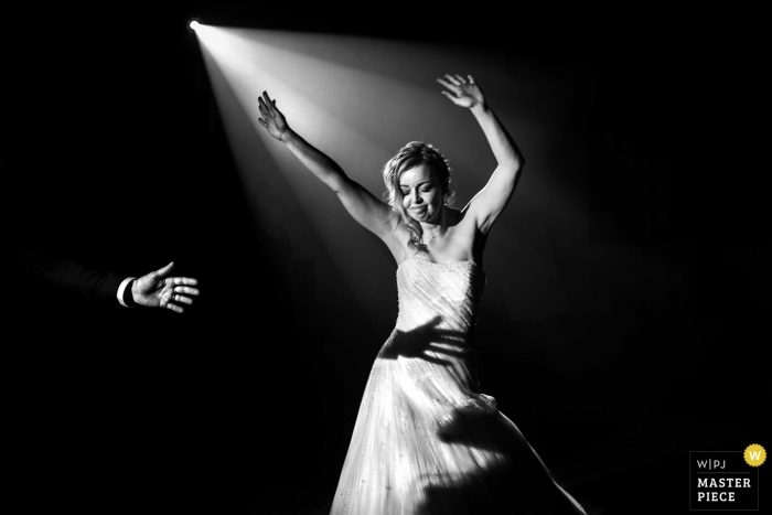 Foto: <a href="https://www.wpja.com/contests/2019-v01/best-wedding-photographers/2437391"> Julien Maria - Gironcourt Sur Vraine </a> Metz Erster Tanz Hochzeitsfoto von einem Frankreichempfang