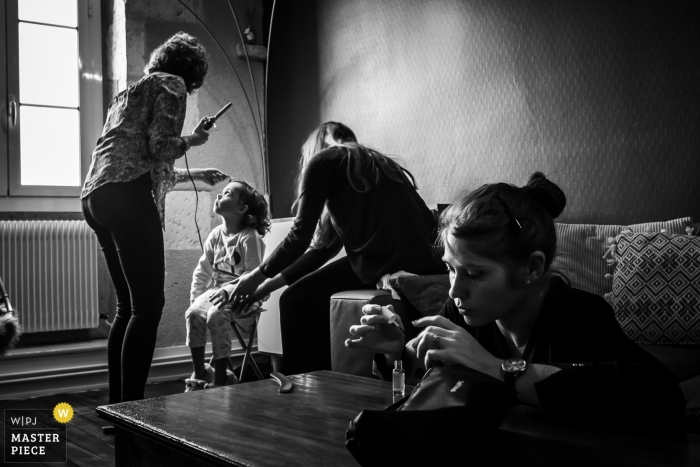 Fotografía de la boda de Bourges: el turno de la novia para prepararse