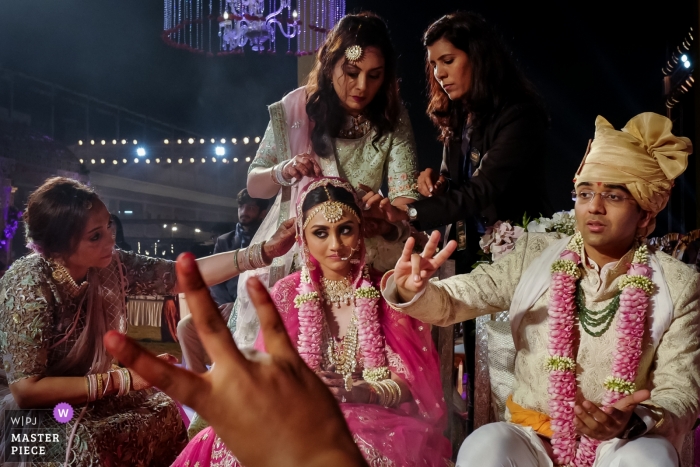 Foto por: <a href="https://www.wpja.com/contests/2019-v03/best-wedding-photographers/2454811"> William Lambelet - Montpellier </a> Fotos de boda de Mumbai, India | Fotografía que muestra la función de la boda india.