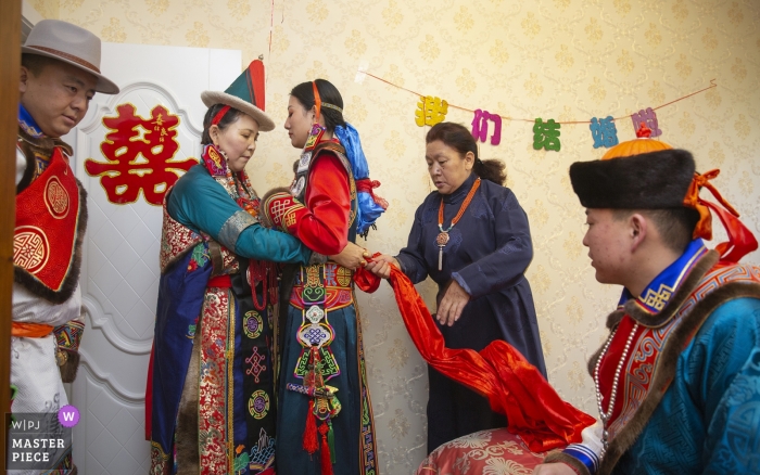 Zdjęcie: <a href="https://www.wpja.com/contests/2019-v03/best-wedding-photographers/2458056"> Binbin Wong - Xining City </a> Xining rzeczywistej fotografii ślubnej Qinghai w kolorze