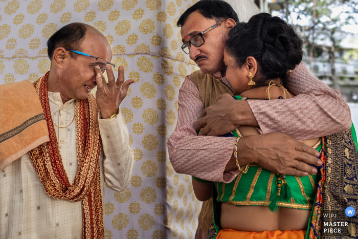 Photo by: <a href="https://www.wpja.com/contests/2019-v06/best-wedding-photographers/2492906">Donatella Barbera - Certaldo Firenze</a> Gujarat, India Wedding Photograph - Image of Indian bride getting ready