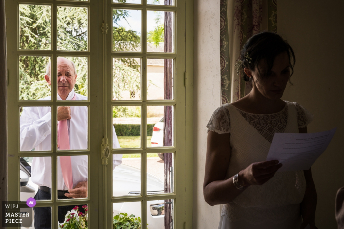 Foto: <a href="https://www.wpja.com/contests/2019-v06/best-wedding-photographers/2493781"> Henri Deroche - Orléans </a> Châteauroux Wedding Day Photographic Image - Ich hoffe, Papa sieht mich erst in der Kirche