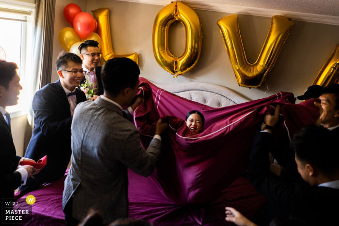 Photo by: <a href="https://www.wpja.com/contests/2019-v06/best-wedding-photographers/2494971">Cafa Liu - Richmond Hill Ontario</a> DOCTOR'S HOUSE, RICHMOND HILL - CANADA - looking for the shoes