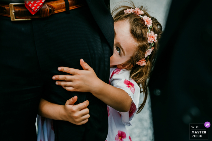 Photo by: <a href="https://www.wpja.com/contests/2019-v07/best-wedding-photographers/2498931">Emilie Marchandise - Ottignies Brabant Wallon</a> Wedding Photo from Chateau Bayard Brabant-wallon - Little girl at reception with her dad