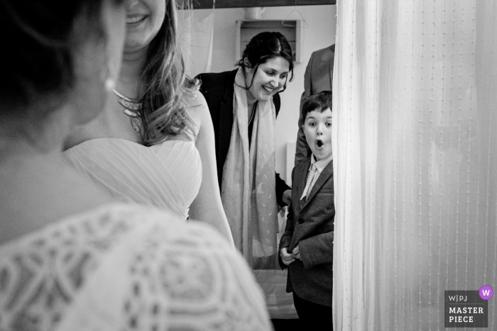 Photo by: <a href="https://www.wpja.com/contests/2019-v07/best-wedding-photographers/2503091">Sybil Rondeau - Nantes </a> Wedding Day Photograph from Domaine de la Ruade - Nephew discovering the bride