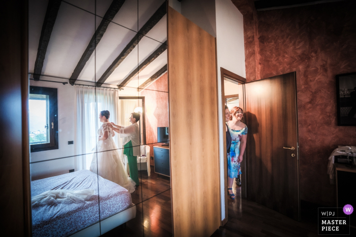 Wedding Photography of the Bride getting ready with mirror reflections Cornedo Vicentino (Veneto)- San Marco Evangelista - Wedding Photography - Bride getting ready