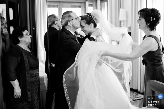 Photo by: <a href="https://www.wpja.com/contests/2019-v07/best-wedding-photographers/2504256">Daniele Borghello - Padova</a> Villa Molin - Padua - Italy | Photograph of getting ready True Emotions