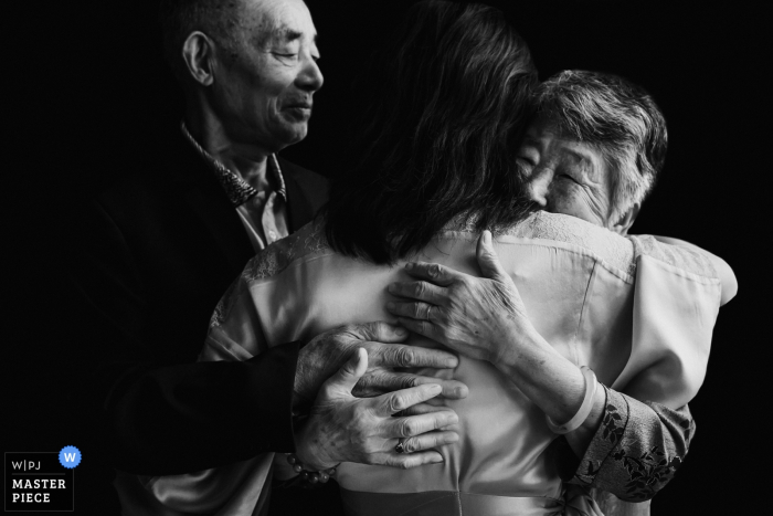 Zdjęcie: <a href="https://www.wpja.com/contests/2019-v07/best-wedding-photographers/2504381"> Qi Xiang - Nanping </a> Fotografia ślubna Fujian - sypialnia dla nowożeńców - Pożegnaj babcię