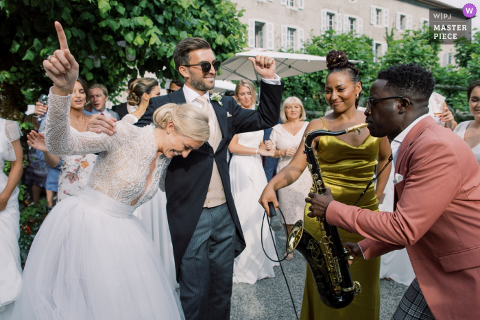Photo by: <a href="https://www.wpja.com/contests/2019-v08/best-wedding-photographers/2516976">Sylvain Bouzat - Lyon </a> Annecy Wedding Photo - Party time in the garden