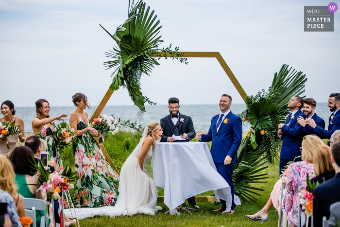 Fotografía al aire libre de la ceremonia de boda en Zion, Illinois, Illinois Beach Resort