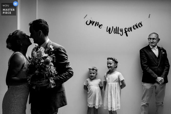 Fotografia do dia do casamento em preto e branco em Loenhout - Jef Cools