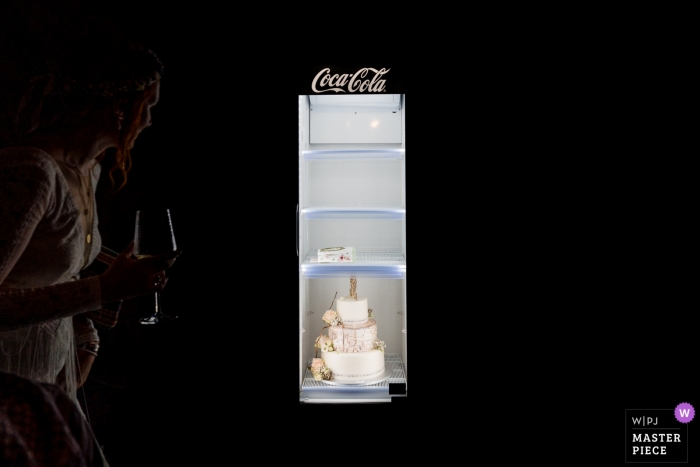 Photo by: <a href="https://www.wpja.com/contests/2019-v09/best-wedding-photographers/2540091">Tobias Löhr - Niddatal Hessen</a> Hofgut Hohenstein Wedding Venue Photography - Photo of the wedding cake in the cooler