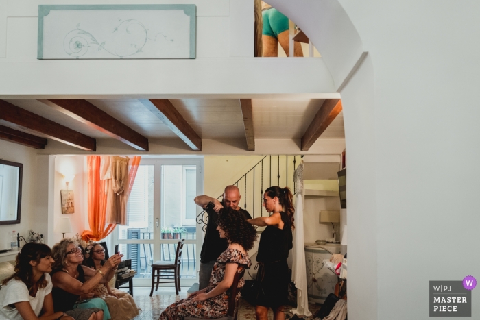 Photo by: <a href="https://www.wpja.com/contests/2019-v10/best-wedding-photographers/2542713">Federica Ariemma - Napoli Napoli</a> Napoli bride getting ready photography at the home with hair and makeup.
