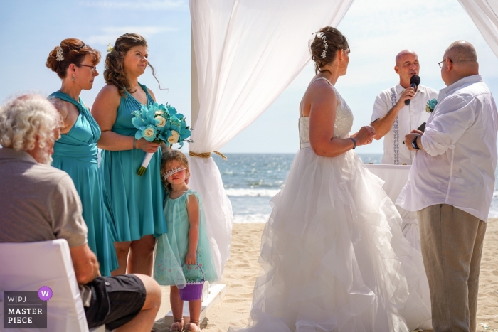 Zdjęcie: <a href="https://www.wpja.com/contests/2019-v11/best-wedding-photographers/2544565"> Juan Carlos Calderon - Puerto Vallarta Jalisco </a> Ceremonia ślubna Riu Vallarta na plaży. Nuevo Vallarta, Meksyk fotografia w bardzo gorący dzień na wesele.