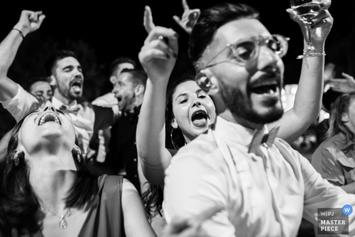 Photo by: <a href="https://www.wpja.com/contests/2019-v11/best-wedding-photographers/2546384">Julien Maria - Gironcourt Sur Vraine </a> Grand Est Dance floor wedding party scene of guests having fun
