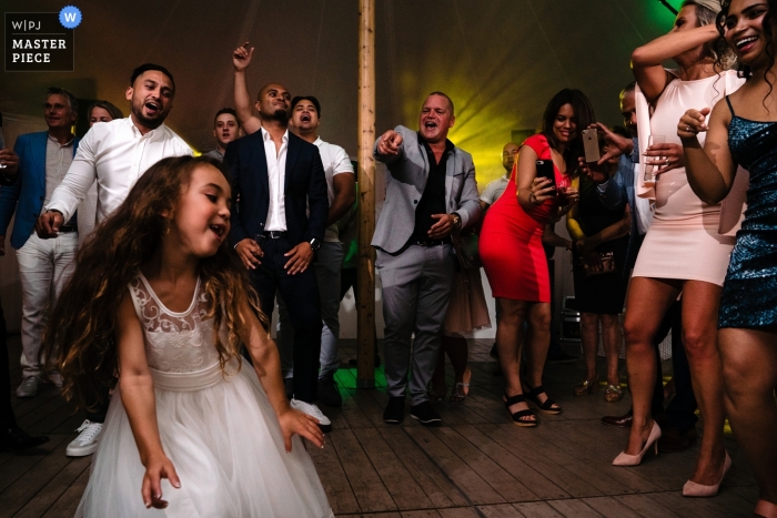 Photo by: <a href="https://www.wpja.com/contests/2019-v11/best-wedding-photographers/2546401">Yves Schepers - Bonheiden Antwerpen</a> Golf Club of Mean Wedding Reception Venue Photos | Little girl owns the dance floor while the crowd cheers for her