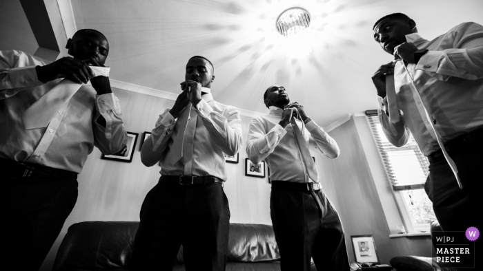 Foto: <a href="https://www.wpja.com/contests/2019-v12/best-wedding-photographers/2547400"> Chaiyasith Junjuerdee - Fulham London </a> Hochzeitsreportage Fotos vom Richmond Hill Hotel, UK - Tie up