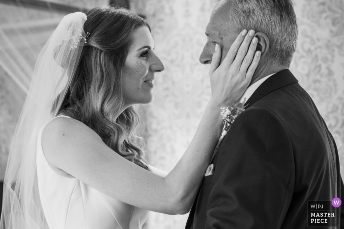 Photo by: <a href="https://www.wpja.com/contests/2019-v12/best-wedding-photographers/2547996">Valerie Teppe - Limoges </a> Domaine de Grolhier wedding venue photography | The bride is so emotionnal with her father