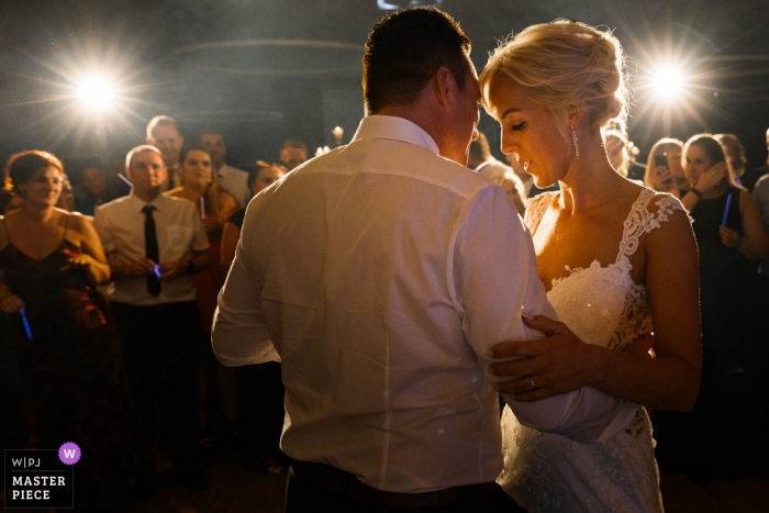 Germania Foto di matrimonio di sposi che ballano primo ballo