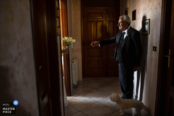 Photo by: <a href="https://www.wpja.com/contests/2019-v14/best-wedding-photographers/2553975">Pasquale Minniti - Reggio Calabria</a> Dad's first look at the bride - Photo by Reggio Calabria wedding photographer
