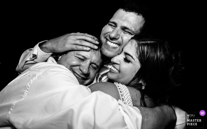 Foto door: <a href="https://www.wpja.com/contests/2019-v14/best-wedding-photographers/2554031"> Monica Guimaraes - Maceió Alagoas </a> Brazilië Receptie foto's van trouwdag - liefde en genegenheid op de dansvloer