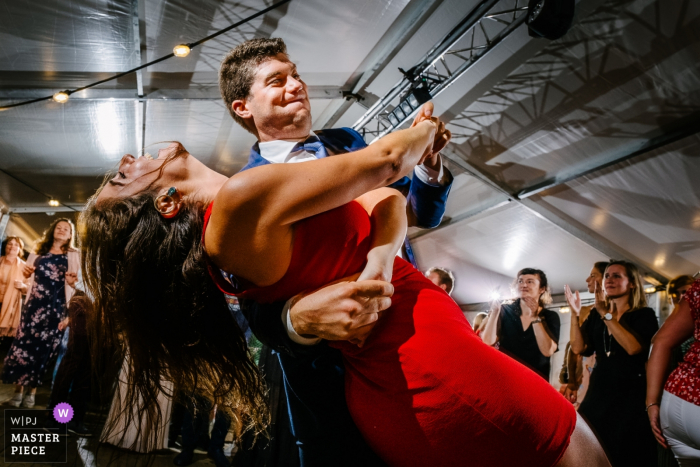 Zdjęcie: <a href="https://www.wpja.com/contests/2019-v15/best-wedding-photographers/2555202"> Jonas De Gent - Aalst Oost-Vlaanderen </a> Flandria Fotografowanie miejsca tańca pary