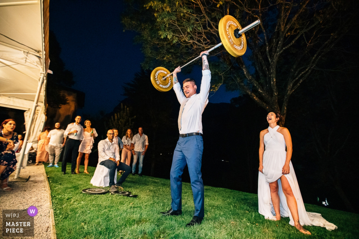 Foto von: <a href="https://www.wpja.com/contests/2019-v15/best-wedding-photographers/2557293"> Sergio Bruno - Manta </a> Trento Hochzeitsfotograf - Bräutigam Bodybuilding