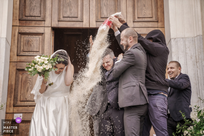 Photo: <a href="https://www.wpja.com/contests/2019-v16/best-wedding-photographers/2560517"> Luca Fabbian - Schio Vicenza </a> Eglise - Photos de mariage à Vicenza Italie - Coriandoli après la cérémonie