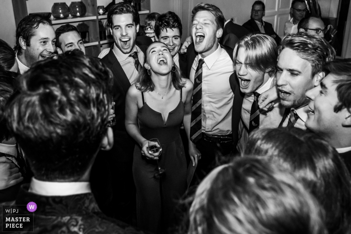 Photo by: <a href="https://www.wpja.com/contests/2019-v16/best-wedding-photographers/2561603">Caroline Elenbaas - Heijningen Noord Brabant</a> Slot Doddendael, Nijmegen, Wedding Venue | Photos of friends of the wedding couple are singing for them