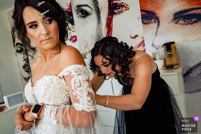 Konstanz Wedding Photography - Bride Preparándose en las peluquerías