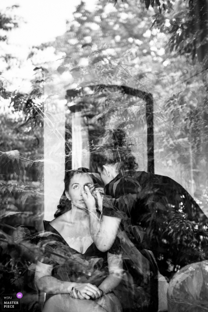 Photo by: <a href="https://www.wpja.com/contests/2019-v17-photography-competition/best-wedding-photographers/2562627">Charline Eberhardt - Paris </a> Île-de-France Reception venue photography from the wedding day - Getting ready in her room