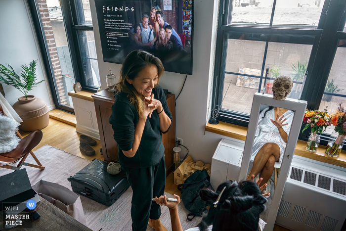 Photo by: <a href="https://www.wpja.com/contests/2019-v17/best-wedding-photographers/2562958">Emin Kuliyev - Bronx New York</a> New York City wedding photography from the getting ready scene for the bride