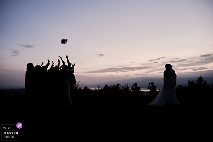 Photo by: <a href="https://www.wpja.com/contests/2019-v17/best-wedding-photographers/2563526">Matteo Reni - Busto Arsizio Varese</a> Villa Repui, Besozzo - ITALY - wedding photo of the sunset/silhouette Bouquet throw
