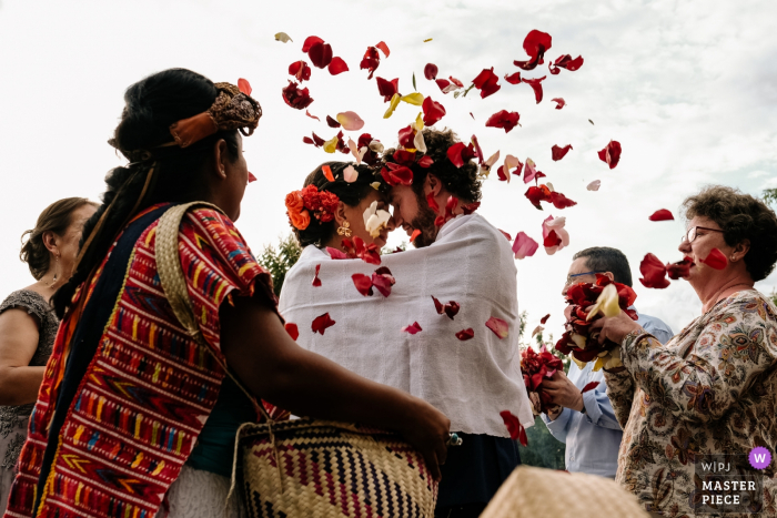 Photo by: <a href="https://www.wpja.com/contests/2019-v17/best-wedding-photographers/2563805">Roque Reyes - Oaxaca de Juarez Oaxaca</a> Piedra Azul, Santa Maria del Tule, Oaxaca wedding pictures from the end of the Zapotec ceremony