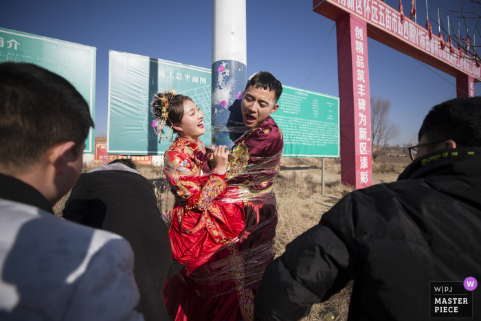 Photo by: <a href="https://www.wpja.com/contests/2019-v17/best-wedding-photographers/2565198">Zhiwen Liu - Yulin </a> Shaanxi wedding photography | Bind the bride and groom