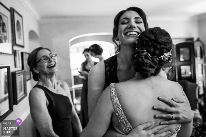 Photo by: <a href="https://www.wpja.com/contests/2019-v18/best-wedding-photographers/2567496">Chris Shum - Sunnyvale California</a> Private Residence at Saratoga - Wedding Photography - One last hug before the ceremony