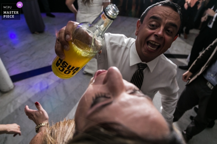 Photo by: <a href="https://www.wpja.com/contests/2019-v18/best-wedding-photographers/2567900">Victor R. Urosa - San Antonio de los Altos Miranda</a> Venezuela reception venue wedding photographer: Have a drink!
