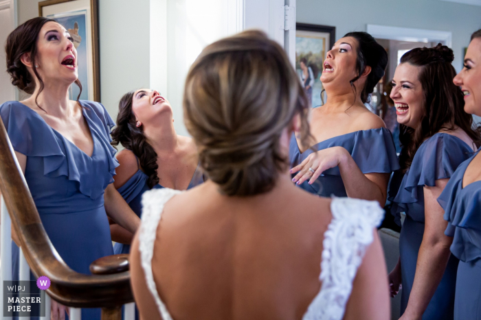 Damas de honra de Chicago veem a noiva | IL fotografia antes da cerimônia de casamento