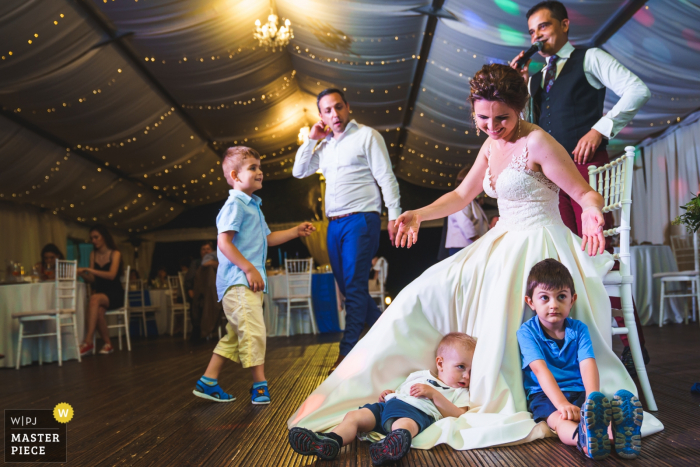 Fotos del lugar de la boda en Villa Ekaterina, Sofía, Bulgaria - Niños descansando un poco ...