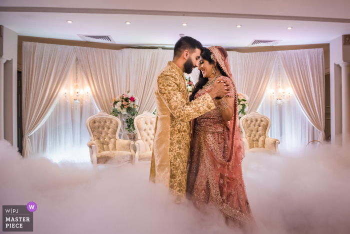 Fotografo di matrimoni di Londra | Froyle Park, Regno Unito location per matrimoni con sposi First dance