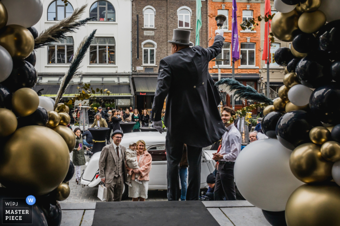 Fotografía de la boda de City Hall Hasselt | Esta pareja se casó el 20-02-2020 y todo fue en un tema de los años 20.