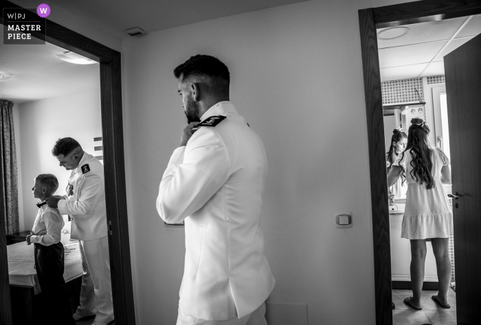 España Boda Imagen del novio preparándose