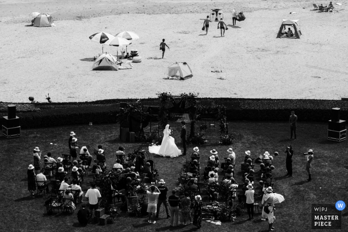 Beijing China wedding ceremony, the bride tearful eyes at the seaside of the hotel