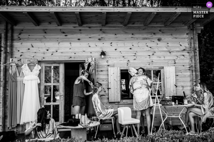 Auvergne-Rhône-Alpes backyard getting ready image showing some fun Girls time