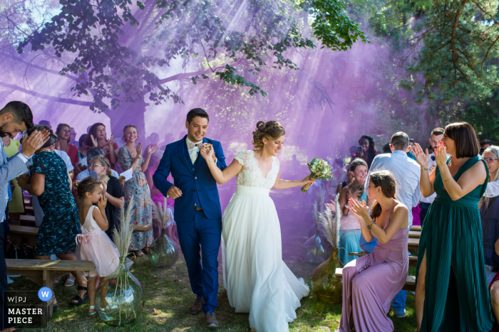 Auvergne-Rhône-Alpes Ceremony photography with amazing purple smoke outdoors Auvergne-Rhône-Alpes Ceremony photography with amazing purple smoke outdoors