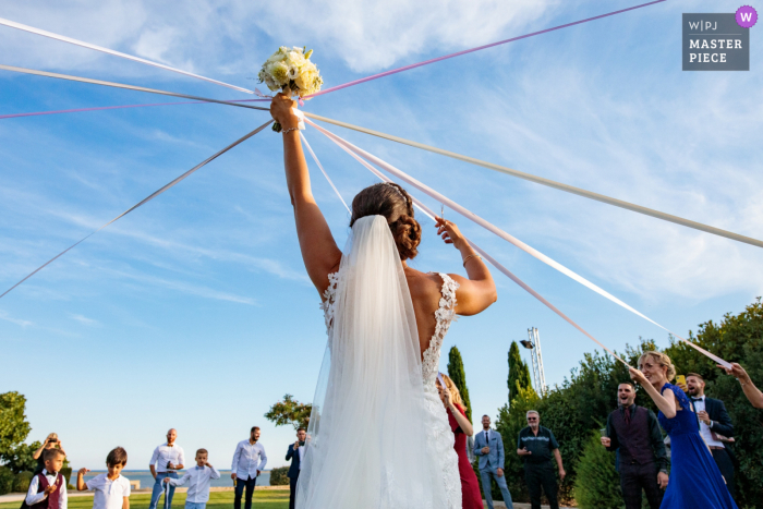 Immagine del set di nastri per il bouquet della sposa presso la sede del ricevimento del Domaine des Moures