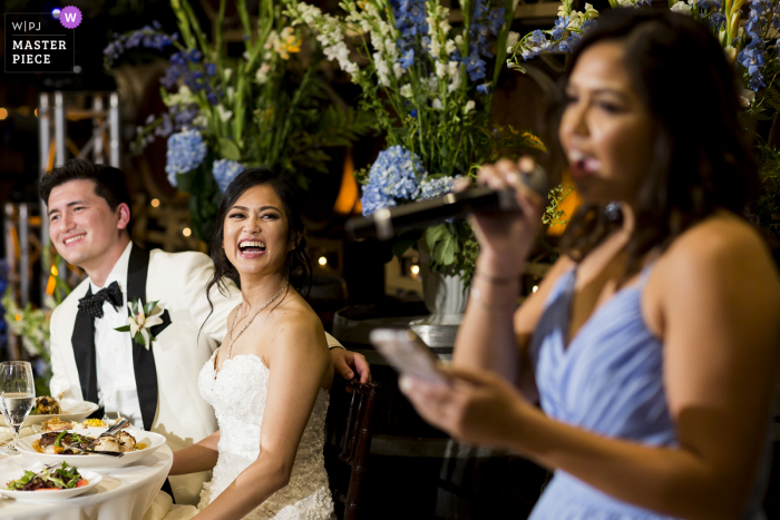 Foto de casamento na Califórnia no palm event center de discursos durante a recepção no local